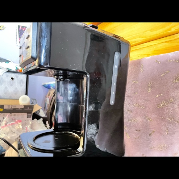 INCOMPLETE Mr. Coffee Coffee Maker working condition without pot - Picture 4 of 5